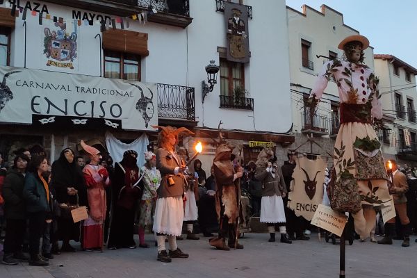 foto-carnavalDD01345A-3442-593E-9C5F-5F38EBD6D94B.jpg